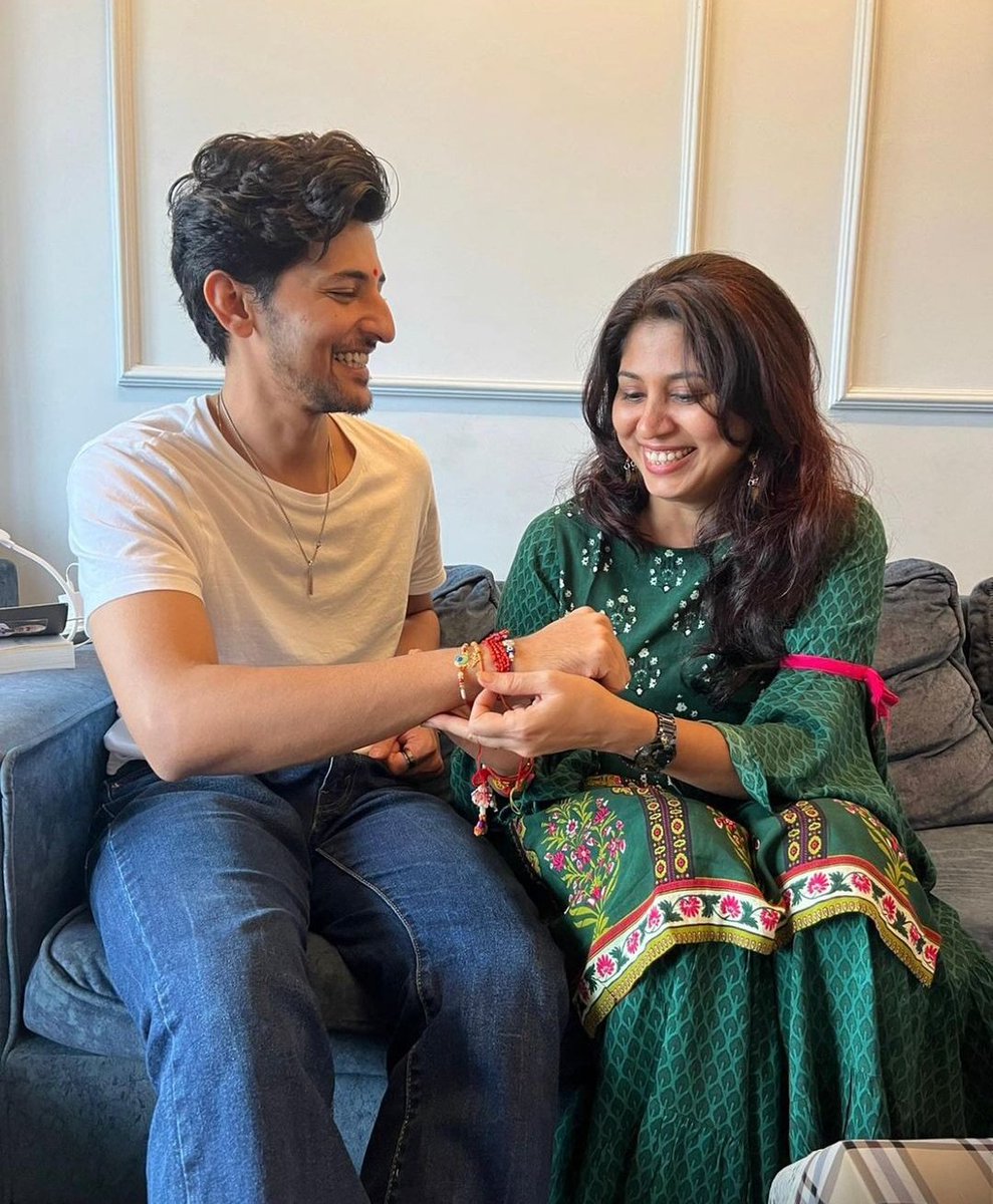 ItsDiptiDZ's tweet photo. omoooo @DarshanRavalDZ 🥹✨💙 https://t.co/FG5B36dlO0