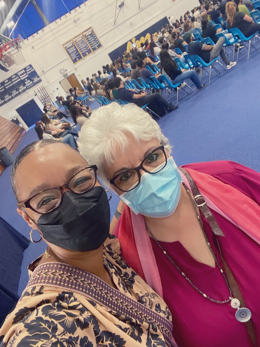 PrezHands's tweet photo. Connected w/ over 150 @sdmesacollege students @ our #AlliedHealth Orientation! We surrounded our students w/ love, belonging, support, a belief that they were created for this moment, that they are capable of succeeding & that they matter and we care! #LetsGo #Ready4Fall https://t.co/tIQEuwv4eB