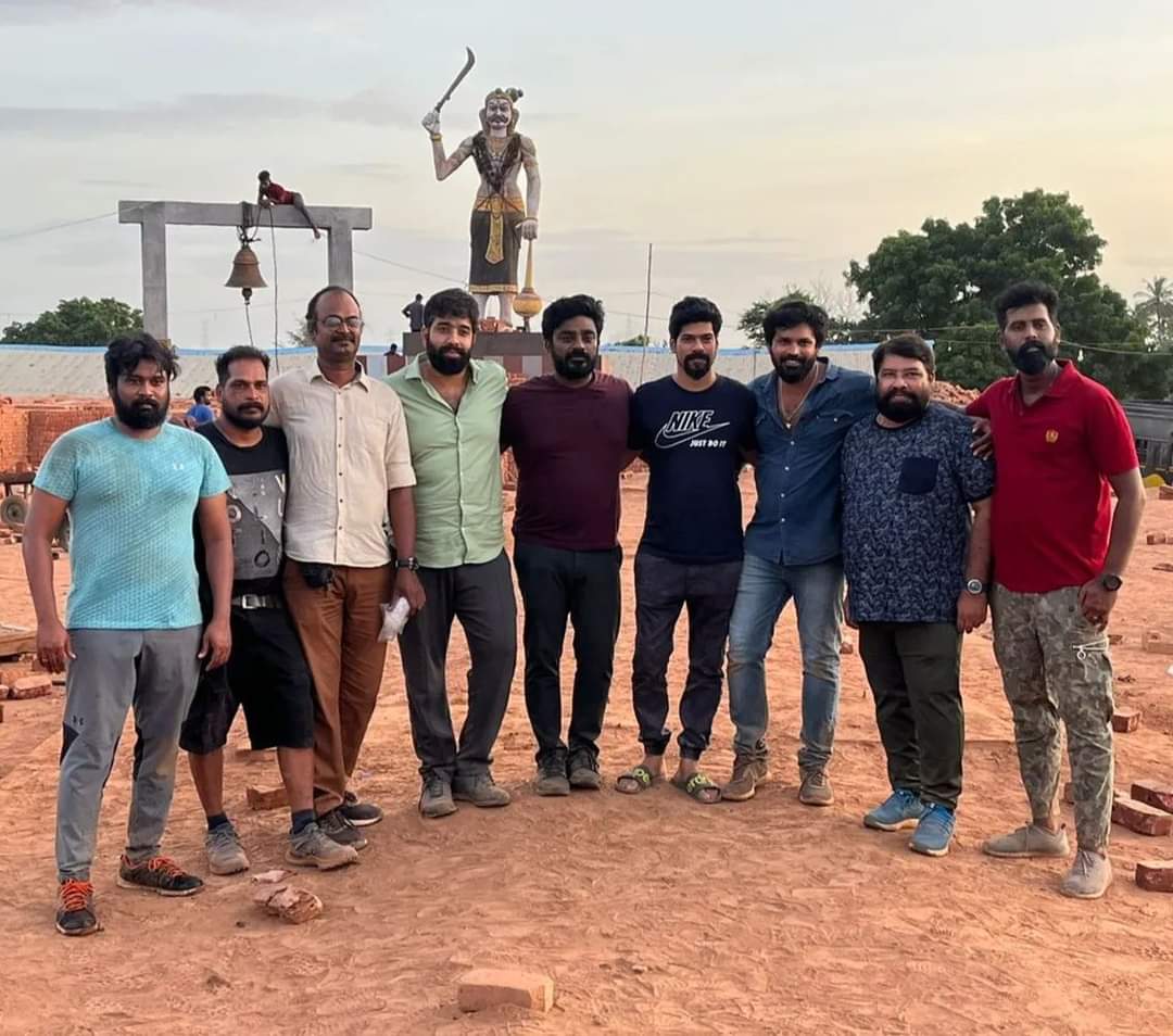RoadsideAmbanis's tweet photo. 🎞 PACKUP 🎬
MarkAntony's Crew
🗡⛰️🌋🧱🌊🔥🌈💥💣📿☸️⚔️🏹🔪
@vinod_offl @Adhikravi
#MarkAntony💥🔥🧨 #fightshooting #songshooting #goodvibesonly https://t.co/1j2Lf0BTch