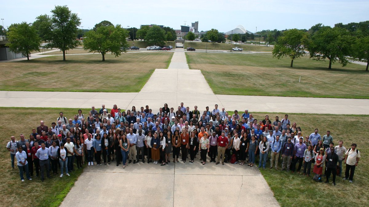 The crew of this year's <a href="/NAPlantBreeders/">NAPB</a> annual meeting! Over half the membership showed up to <a href="/IowaStateU/">Iowa State University</a> for #NAPB2022. 🙂