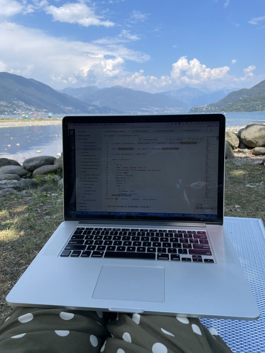KimStocker7's tweet photo. Expectation vs reality π
π
π
#coder #coderlife #codermum #womenintech #GEEQ #projecttime #codecamp #cannobiolake #Italy #SoftwareDeveloper https://t.co/miA8Iox8Fu