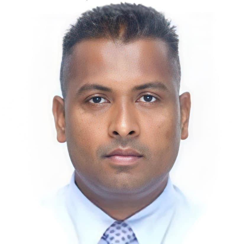 “އަބަދުވެސް އެންމެކަމުދާ އެންމެ މަޤްބޫލް އަޑު😥
މަޑުމައިތިރި ހެޔޮލަފާ އިންސާނެއް”
اِنَّا لِلّٰهِ وَاِنَّااِلَيْهِ رَاجِعُوْن
މާތް اَللّٰهُ ހުޒާމްގެ ފާފަ ފުއްސަވާދެއްވާ،ހެޔޮރަހްމަތް ލައްވަވާ،
ސުވަރުގޭގެ ދާއިމީ ނިޢުމަތް މިންވަރު ކޮށްދެއްވާށި
آمیـــــــــــــن یارب العالمين🤲