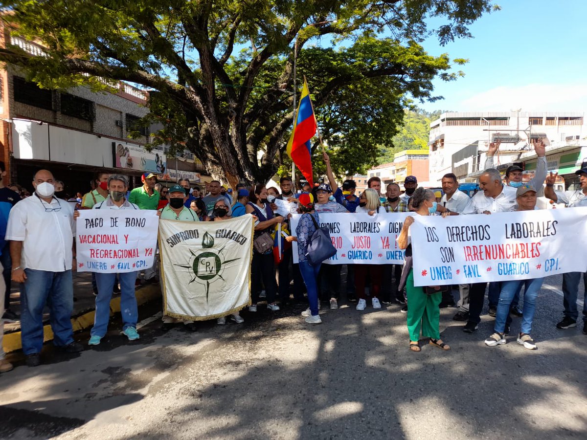 #11Agost
El equipo de <a href="/FundehullanVzla/">Fundehullan Vzla</a> acompañó al gremio de educación  y al sector salud, y documentó de manera presencial la manifestación pacífica en contra del instructivo ONAPRE, los profesionales exigen el pago de sus reivindicaciones salariales. #LlanosSinDDHH