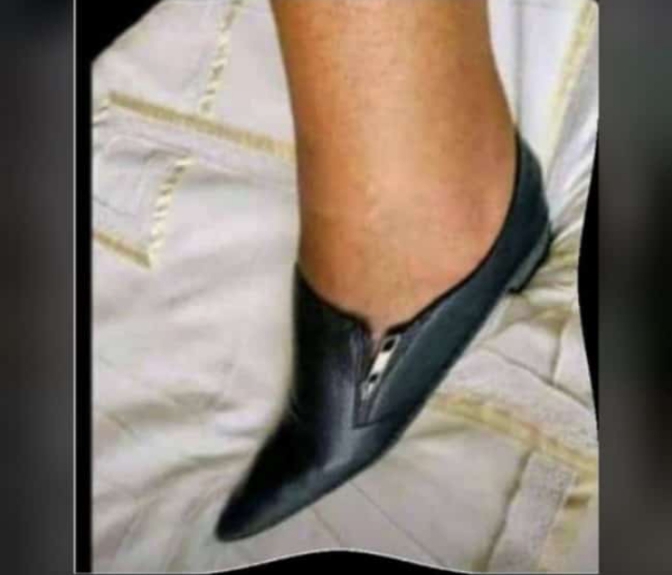 Daswift7's tweet photo. 🥺how did u know am single??
The shoe:😂😂😂
#phanerookuground https://t.co/yNgkJ4RkGP