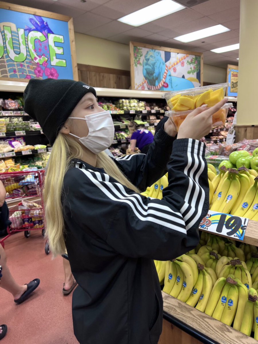 hourly jinsoul tweet media