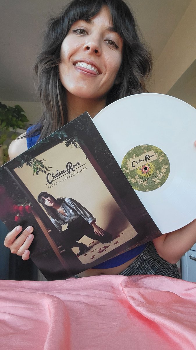 Vinyl is here babies!! Get one from my bandcamp: hellochelsearose.bandcamp.com/album/truth-or…

Thank you <a href="/paulisdeadrecs/">paul is dead records</a> ❤️