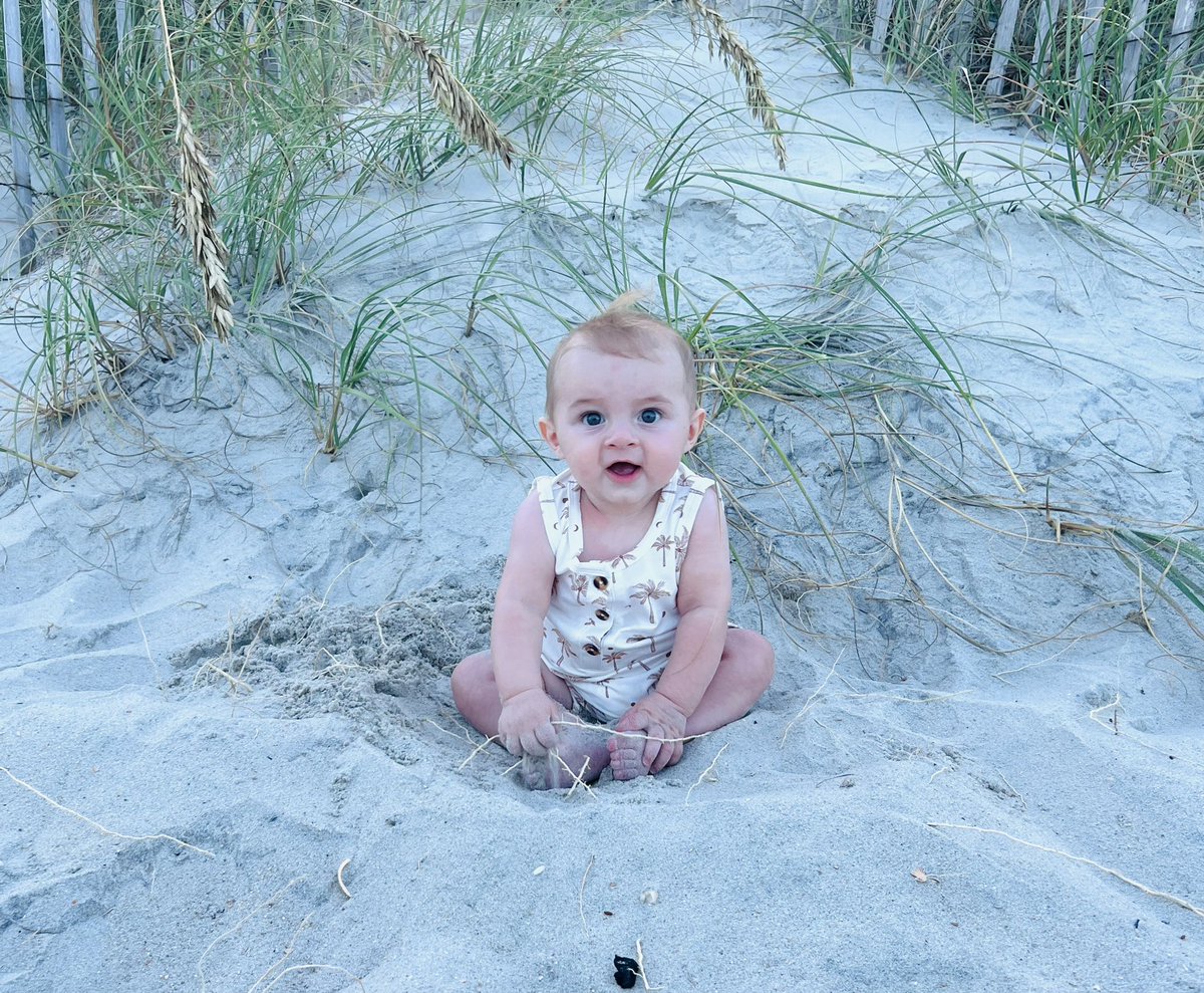 tabbicat_'s tweet photo. How did I get so lucky to be the auntie to the cutest lil baby 🥹 he’s enjoying vacation but I miss him so much!! https://t.co/85fUCwO027