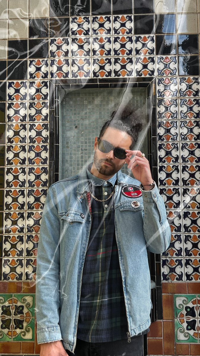 TheColdMedina's tweet photo. EL SEÑOR MAS FRÍO #KnightsInTropicana⚔️🌴 
📸 @oddblueroses 
🎥 | https://t.co/Ch5KwlMKSs https://t.co/ZKYRkTWbc8