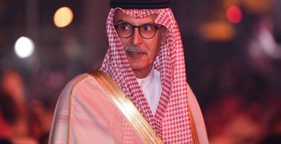 F__15p's tweet photo. يقول #خالد_الفيصل :

من يقول الزِين مايكمل حلاه 
 كل شيء في حبيبي اكتمــل 

ويقول #بدر_بن_عبدالمحسن :

علمهم ان الزين في غيرك ما أنخلق
 وأنك البدر وطول عمرك مكتمــل https://t.co/h7whC7xdPM