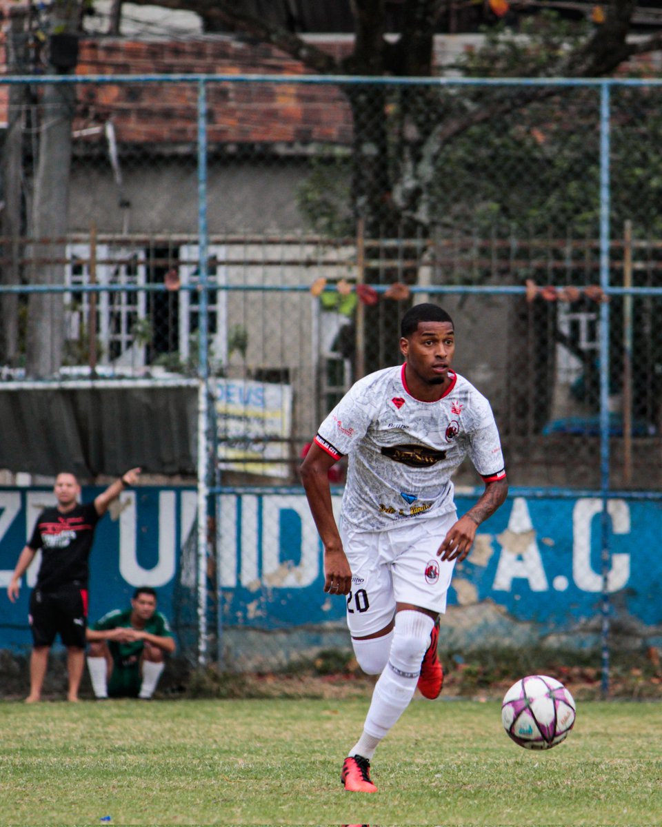 Tremdosabio02's tweet photo. Sempre focado 🙌🏾⚽❤️
#Manilha 🔴⚫ https://t.co/kkRONx8huz