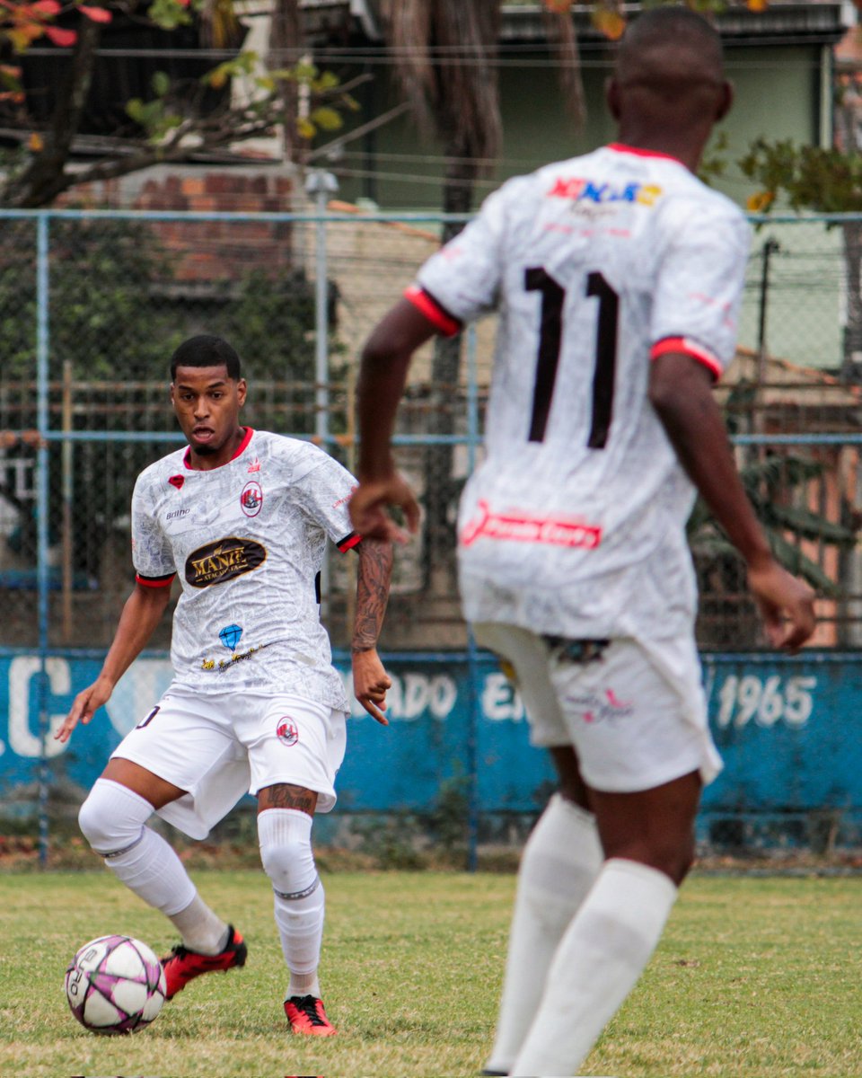 Tremdosabio02's tweet photo. Sempre focado 🙌🏾⚽❤️
#Manilha 🔴⚫ https://t.co/kkRONx8huz