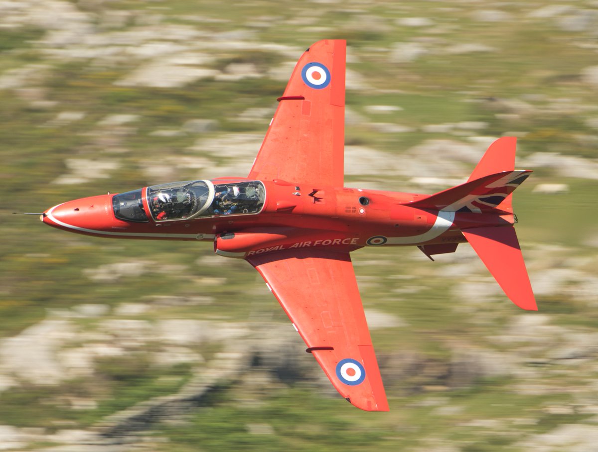 smudgesmat's tweet photo. Thanks for dropping through the Ogwen Valley Red 10 ,hope you guys had a good show at valley :) .@rafredarrows @RAFRed_5  .#RedArrows https://t.co/g0k6fvyWWW