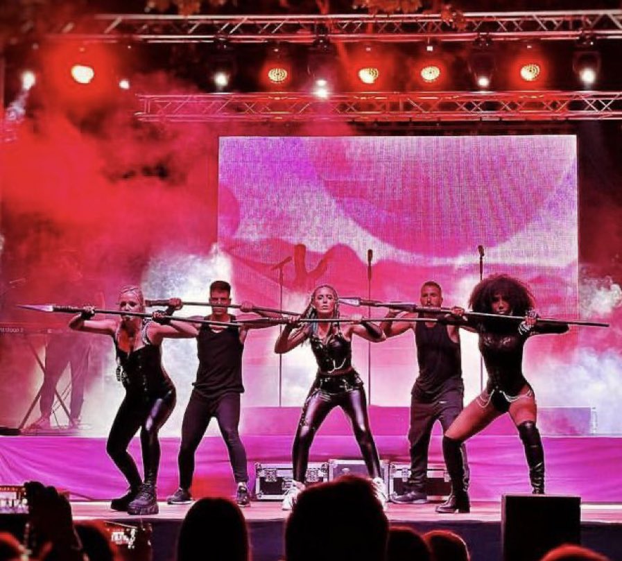 In the stage, we come alive.

Próxima parada:
Leganés - 14 agosto