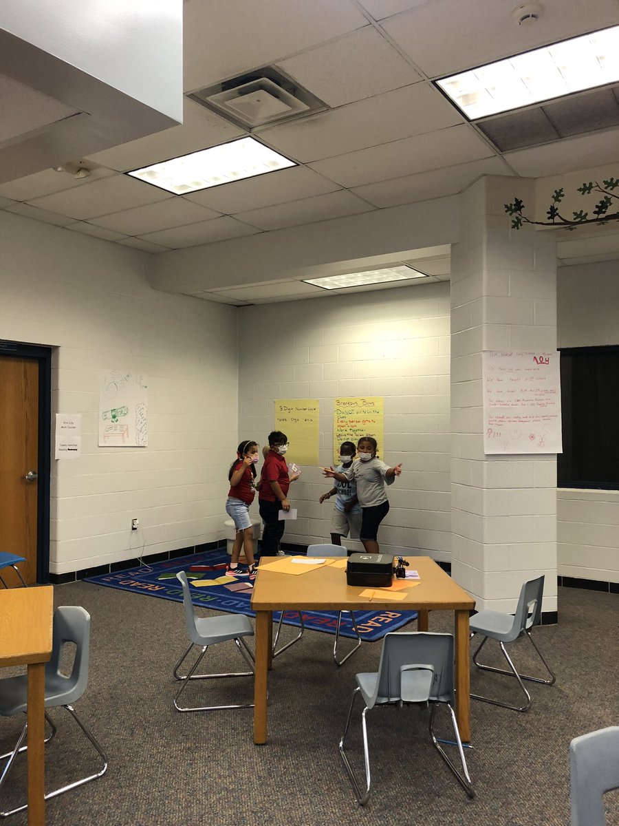 Amy_BakerLMS's tweet photo. #BreakoutBoxes are in full effect with 3rd graders @WilkersonElem. Such a fun way to build community! #teambuilding @breakoutEDU #JCPSLibraries #jcpsky @JCPSKY @PrinWilkerson @michellem_91 @karaconder1 https://t.co/hzAReIYCIw