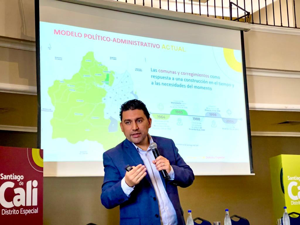 RoyAlejandroB's tweet photo. #Hoy presentamos la división político-administrativa de Santiago de Cali como #DistritoEspecial conformada por 7 localidades:
6 Localidades urbanas
1 Localidad Rural
Si quieres conocer en detalle cada #Localidad no te pierdas las siguientes publicaciones.
#CaliDistriro https://t.co/iQw9kejoTI