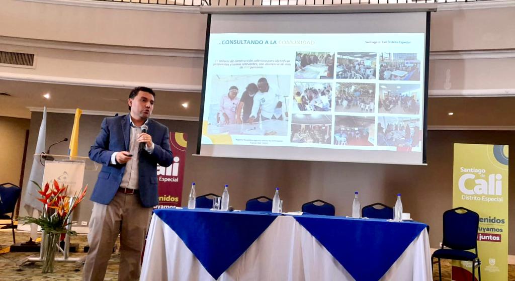 RoyAlejandroB's tweet photo. #Hoy presentamos la división político-administrativa de Santiago de Cali como #DistritoEspecial conformada por 7 localidades:
6 Localidades urbanas
1 Localidad Rural
Si quieres conocer en detalle cada #Localidad no te pierdas las siguientes publicaciones.
#CaliDistriro https://t.co/iQw9kejoTI