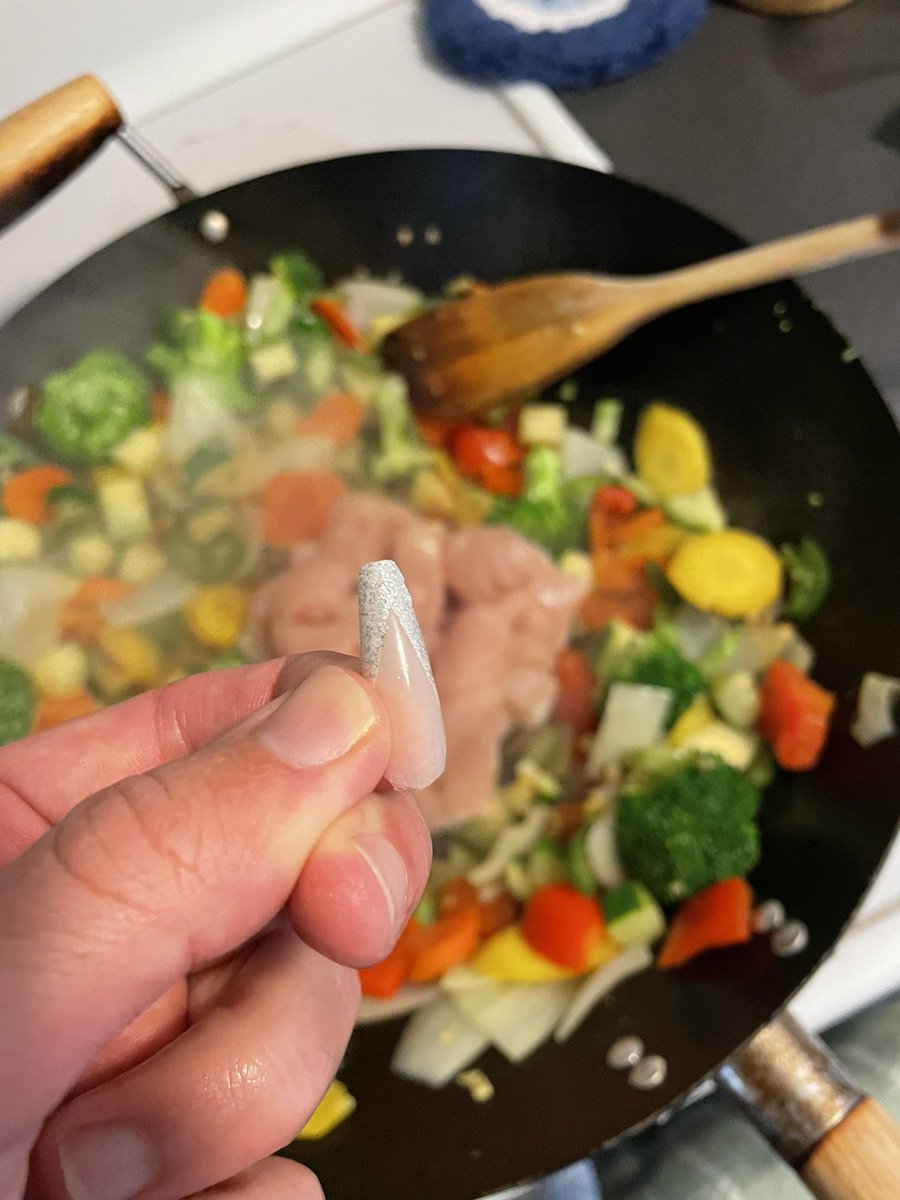 GarrettBethel's tweet photo. Found this lovely addition in my @HarrisTeeter pack of chicken breasts. Knew my pad thai needed a little more texture 😵‍💫 https://t.co/ZRrPYYQryI
