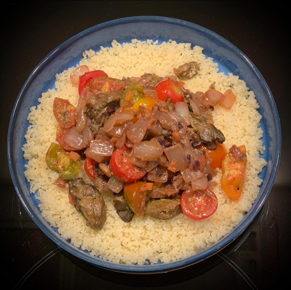 FoodyRuby's tweet image. Stir fried cherry tomato smoked oysters with couscous
Simple healthy quick meal 🥘 
#SmokedOysters #Couscous #SimpleQuickHealthy #ChopsticksAndForks #FoodyRuby #LifestyleInfluencer #MyFoodDiary #FoodLover #Foodie #HKFoodBlogger #HKFoodBlog #DigitalCreator #LiKitchenInTheMountain