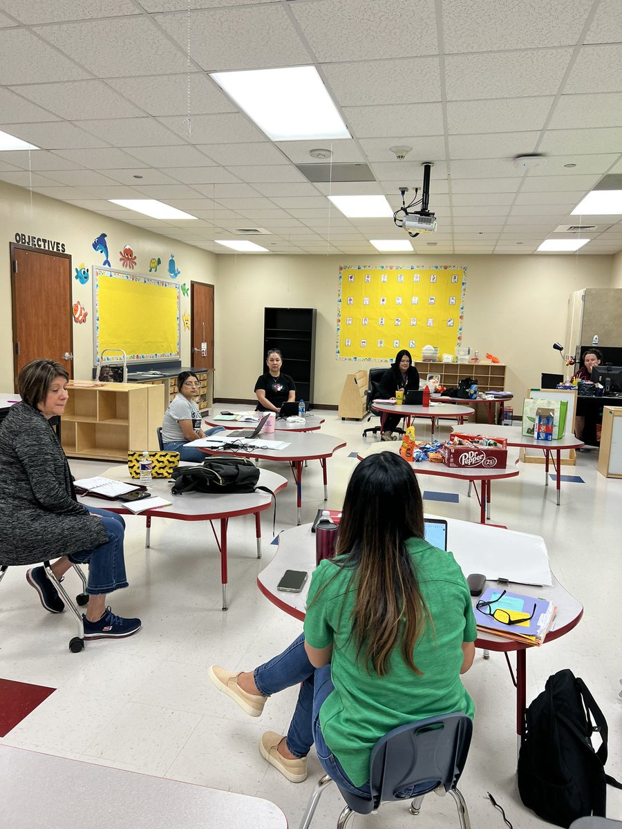 MaeBelvis5's tweet photo. Our Pk-4 teachers are digging deep during 1NW planning.  Thank you to all the district specialist who came to support our teachers! @pisdesela  #pisdlachat @Yasahira @brandijhckymom https://t.co/ZTkQkSe1Q7