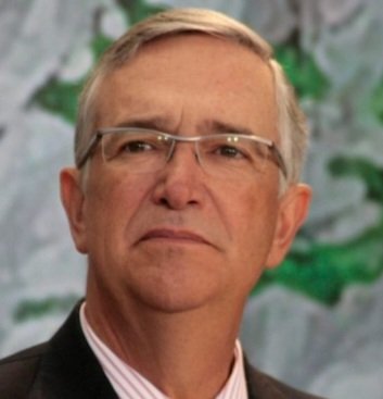 DavidVargasA18's tweet photo. "Ricardo Salinas Pliego presidente del Grupo Salinas, debe de pagar lo que debe al fisco, como todas aquellas personas físicas, y morales que mantienen adeudos".

Raquel Buenrostro, jefa del Servicio de Administración Tributaria (SAT).
RT 👇 https://t.co/SD2qM2kf1J