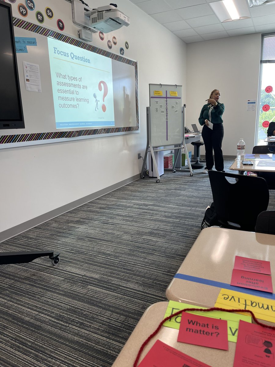 PrettiYard's tweet photo. Really enjoyed the super engaging PD today on Formative and Summative Assessments! @HISD_ElemSci @BetsyRossElem @AhmeshaG https://t.co/FADcUZagJO