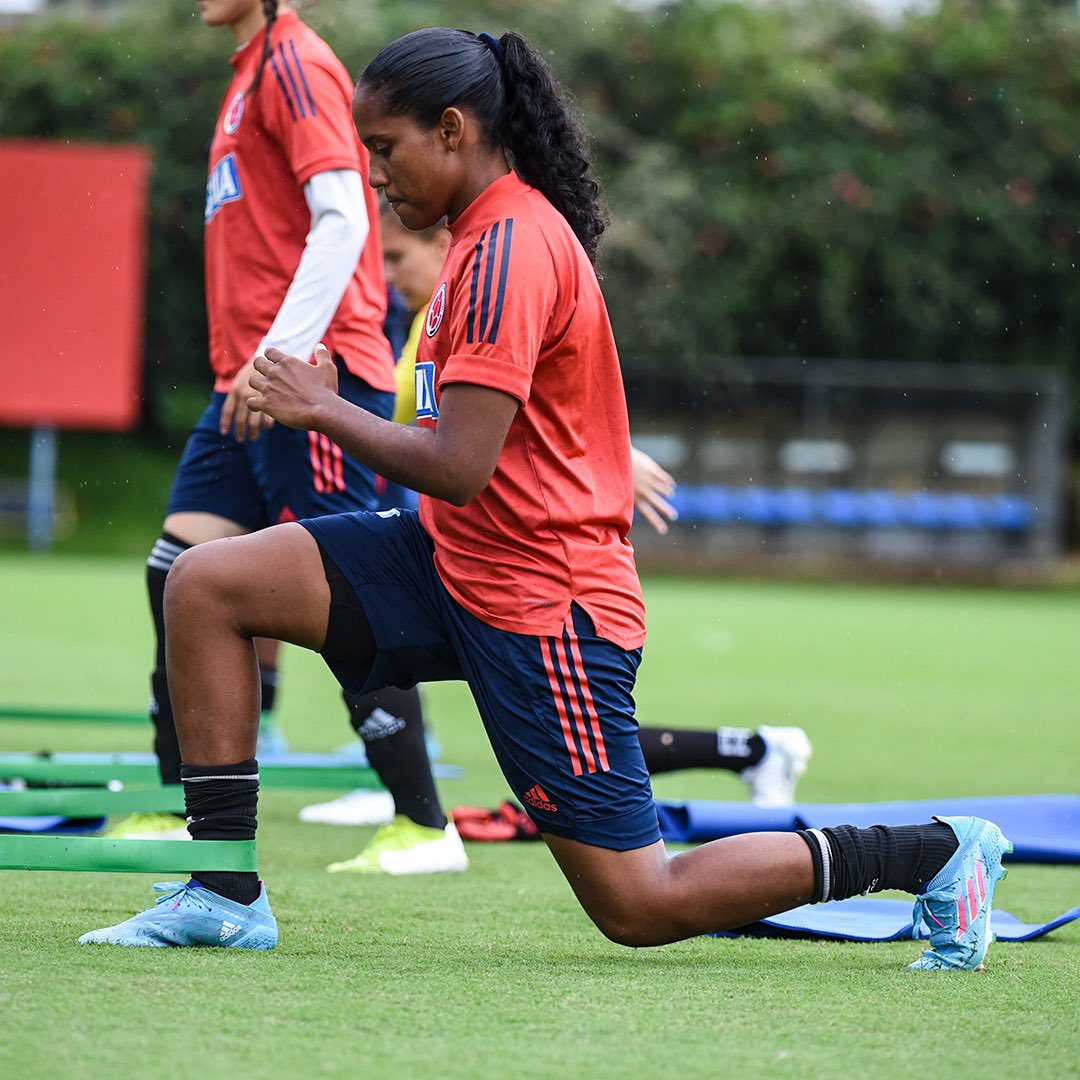 FCFSeleccionCol's tweet photo. 📸

Entrenamiento con miras al partido del sábado 🆚 🇲🇽 👊

#VamosColombia🇨🇴 https://t.co/rCahC8DYEq