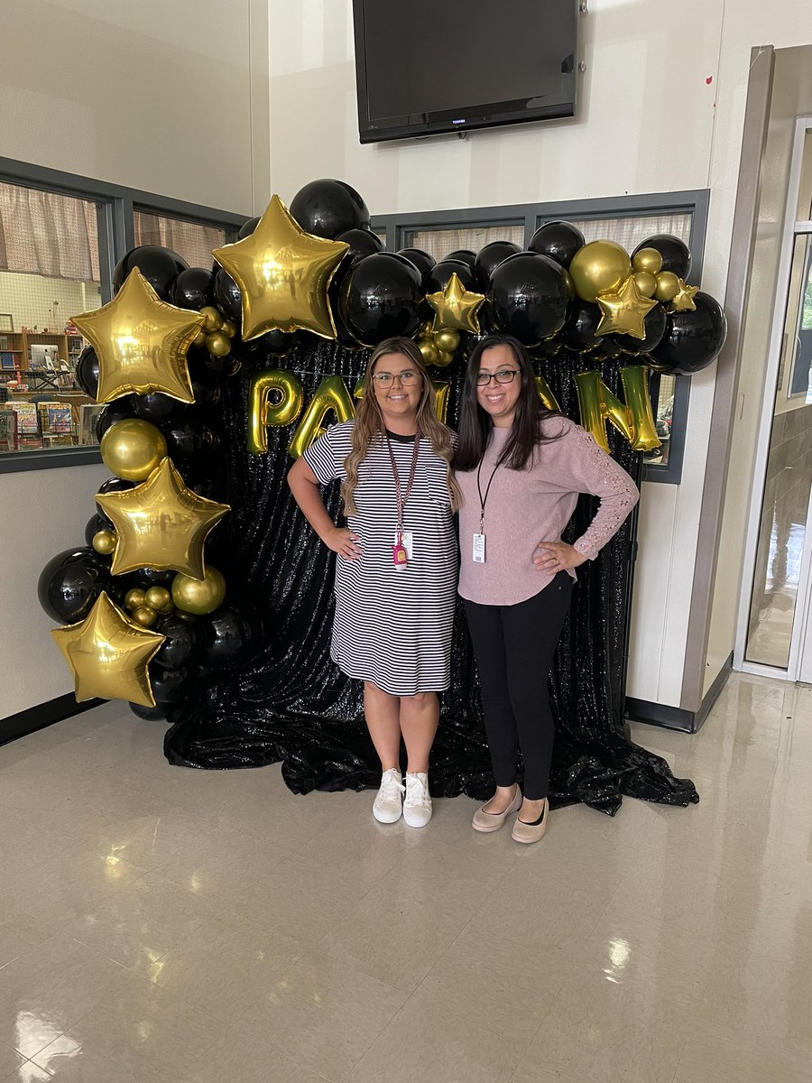 Meet the Teacher 2022! Met some amazing families tonight ❤️  Our intervention team is READY! #oneteamonedream #seguinisd #patlan <a href="/PatlanES/">Patlan Elementary</a>