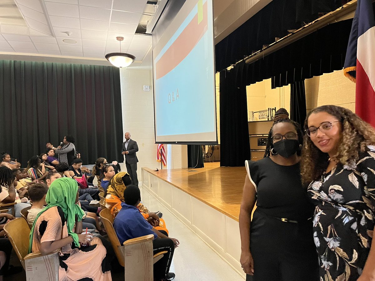 FannySancen's tweet photo. LAFO 6 Open House was a huge success!! Loved seeing our wonderful families! @LANSchools @sonia_fortson @ShanaDay88 https://t.co/0ILKuWSAcY