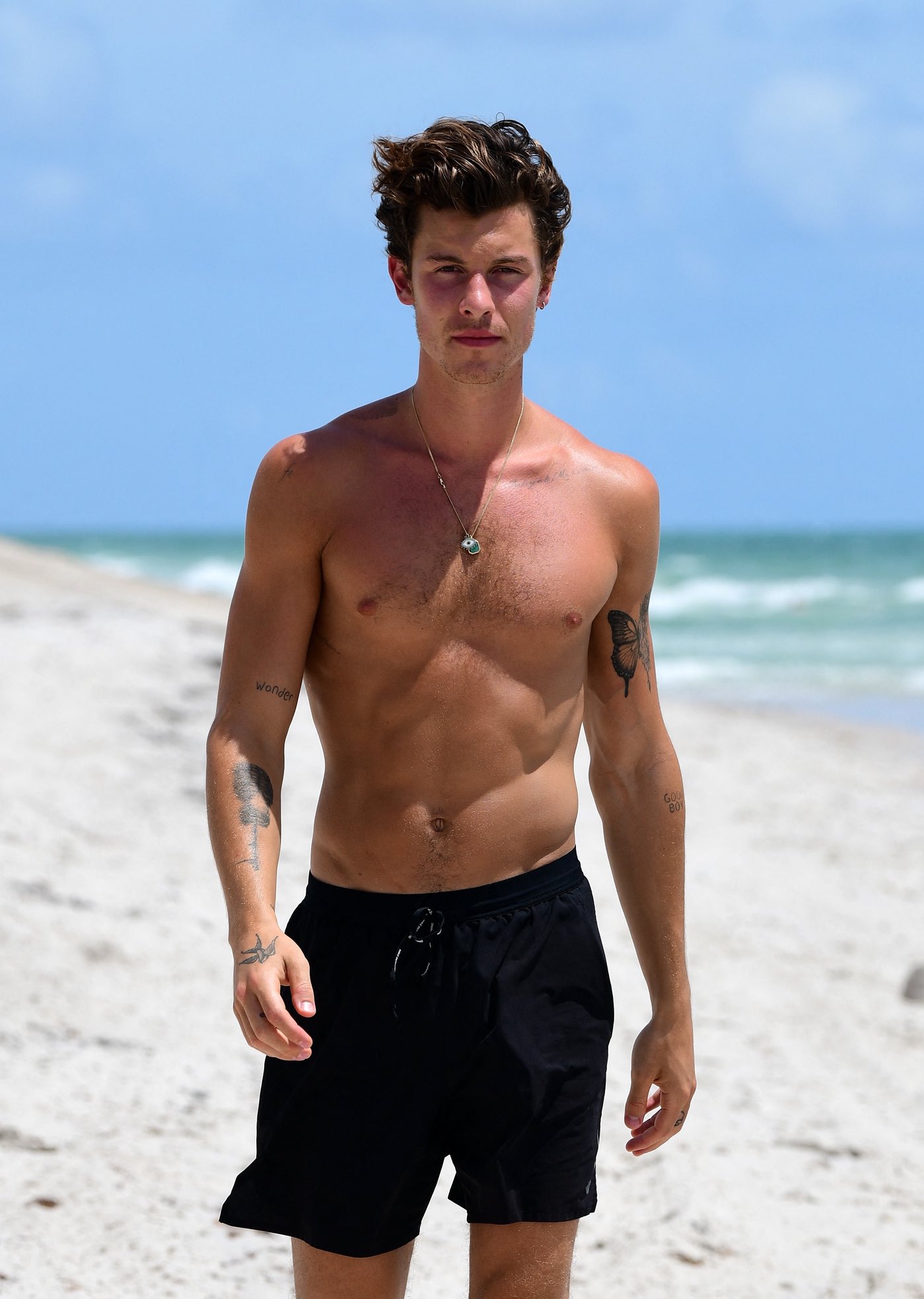FZ660woWAAMEG38?format=jpg&name=large Out of Nowhere: Shawn Mendes Shows Off His Ripped Body — But Fans Can’t Stop Talking About the Mystery Man Beside Him
