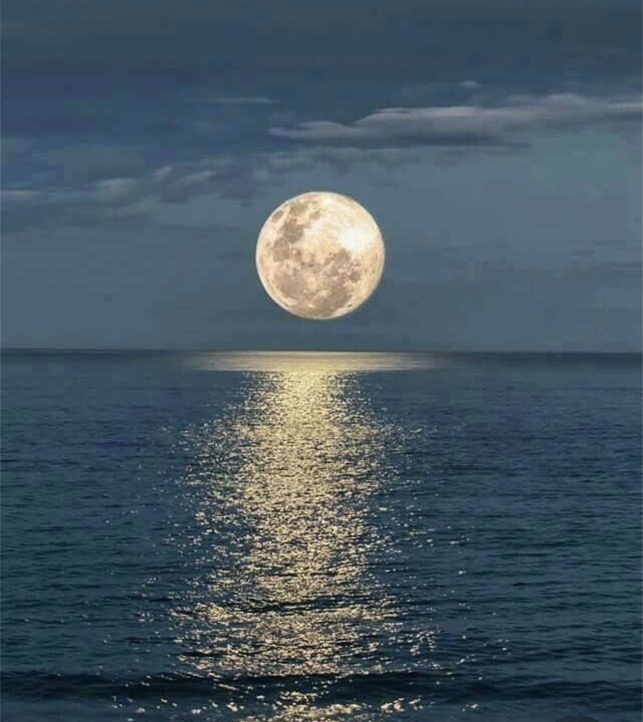 تويتر Luna على تويتر 8 12水瓶座満月ヒーリング 10 36入り ﾎﾞｲﾄﾞﾀｲﾑ 06 翌3 44 この エネルギーは今のあなたに必要なﾌﾞﾚｲｸｽﾙｰを起こし自分軸の構築をｻﾎﾟｰﾄ 心 身体 魂に癒しのエネルギーで満たすための 受け取り許可 した瞬間からあなたに流れ込みﾏｽ 必要