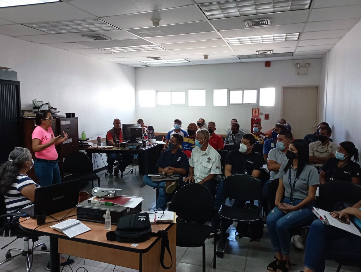 MPPPST (Lic. Maria Teresa Prieto y Milagros Blanco) y el INPSASEL (Osmaire Martínez y Nilda Gomez junto a <a href="/COREDEPRESCA_1/">COREDEPRESCA OFICIAL</a>  realizando Taller sobre Inspecciones, a los DDP de Carabobo con el Apoyo del Gerente Orlando Rivas! <a href="/rusbelrondon/">@rusbelrondon</a> <a href="/Inpsasel_vzla/">Inpsasel_vzla</a> <a href="/torrealbaf/">Francisco Torrealba</a> <a href="/MinTrabajoVE/">Ministerio del PP para el Proceso Socia de Trabajo</a>