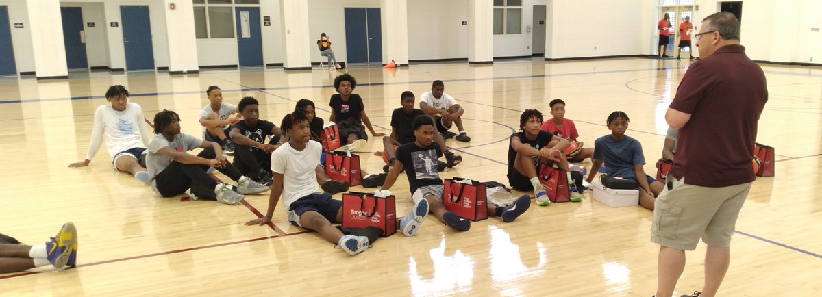 TheNHSBA's tweet photo. We had a blast at our Back to School Bash in Atlanta last weekend! Our students got a chance to listen to a number of guest speakers, enjoy skills and drills, and compete for prizes. Here's to a great year ATL! 💪 
Read about it here: https://t.co/fPlu92SSqP... https://t.co/8OONmHNXAd