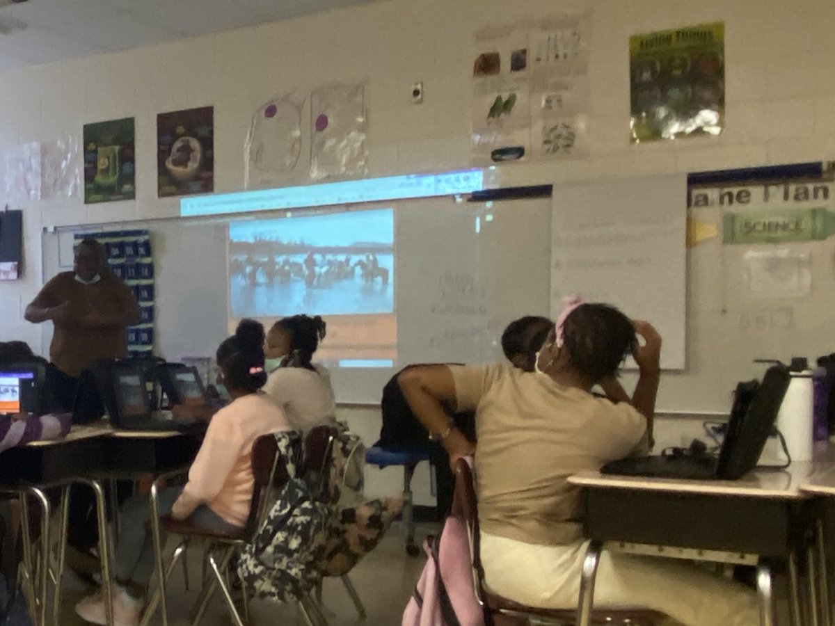 mrsj_cohen's tweet photo. Learning is happening! Interactive math notebook setup, learning to annotate the text in ELA, and diving into the standard in Social Studies! #RedOakReady @RedOakElemen @ROEPrin_Akbar #GameTime #BetterTogether https://t.co/wE9u3lklqB