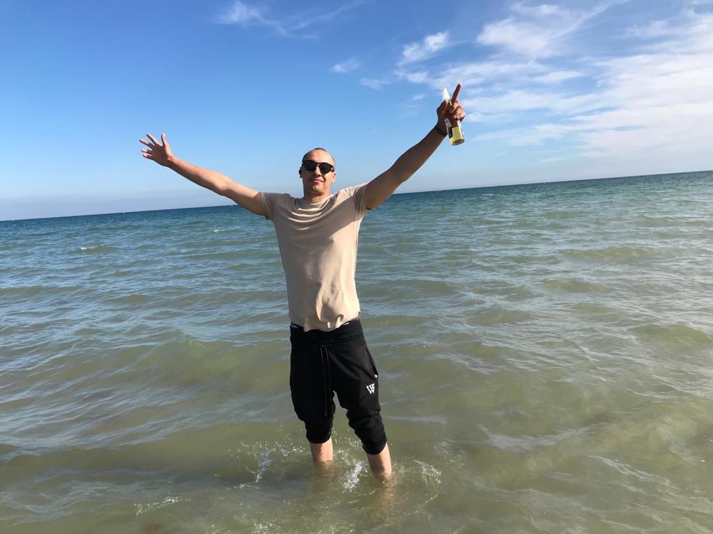 nicciardini's tweet photo. Lost a friend from work today due to suicide- worked under me for a year was a top lad and only early 31, honest to god Iโm speechless- mental health is real..just talk. #ripmiles โค๏ธ https://t.co/KxPvR4t0qS