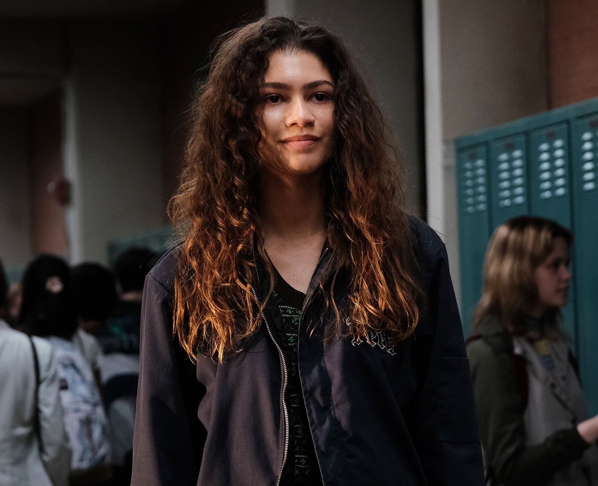 Zendaya Updates on Twitter "Zendaya wins ‘Best Drama Actress’ at the