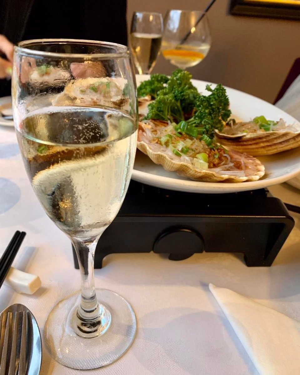 Everything seems so much better with a glass of Prosecco and some freshly cooked Chinese food! … 🥂🥢

#clevedon #visitclevedon #independentclevedon #facesofclevedon #discoverclevedon #northsomerset #northsomersetlife #bristol #bristolfood #portishead #nailsea #westonsupermare