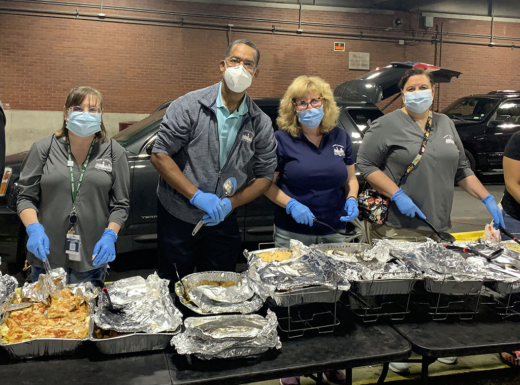GLFHC's tweet photo. 1/2 SHARING A MEAL. We are so grateful to @TheMovementFam1 for inviting @GLFHC to their weekly dinner. It was truly inspirational, and we made many new friends while enjoying a meal together. #NHCW2022 #valuechcs #PatientAppreciationDay @MassLeague @NACHC https://t.co/Ifwo0pxKLG