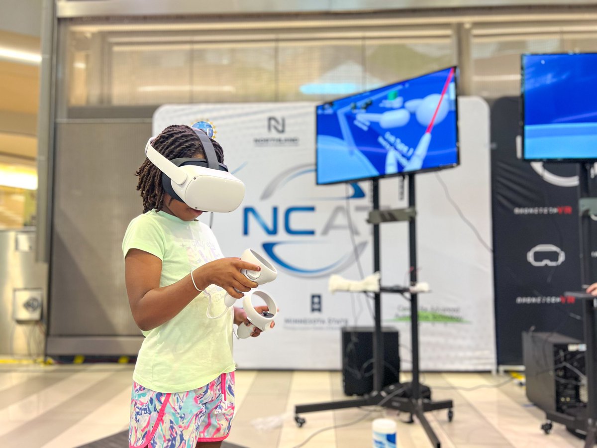 mallofamerica's tweet photo. The #ExperienceSTEAM presented by @BestBuy fun is just beginning! π Thereβs so much to experience, from virtual reality to science experiments in the @Huntington_Bank Rotunda + throughout MOA! Enjoy all the @autonomoustech1 STEAM fun now - Sunday β‘οΈ https://t.co/LeLTFcRMfp https://t.co/TmE2jbfGmD