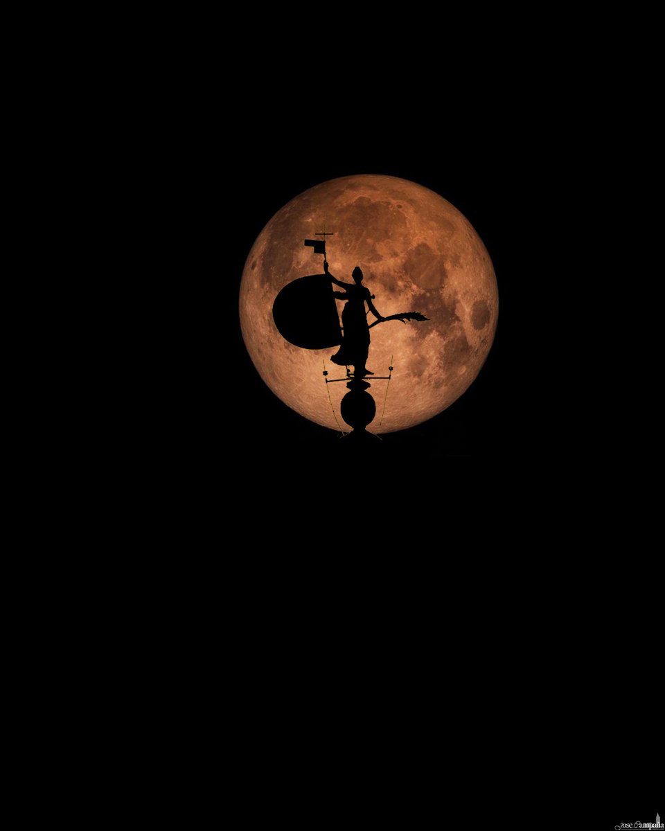 JoseCampanaF's tweet photo. Luna llena en Sevilla.

#SevillaHoy #SueñaSevilla https://t.co/8Z9NPe0Aug