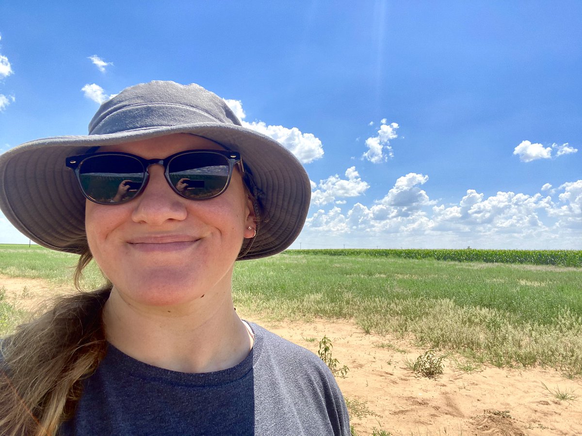 itssoil_notdirt's tweet photo. Wrapping up my field work for the summer down here in the Texas panhandle. It’s been a long, hot summer but I’ve truly learned so much.
Thanks to @CornDogQuila and @pivotbio for allowing me this opportunity!
#pivotbio #nitrogen #Ntern https://t.co/NM076iMUXR