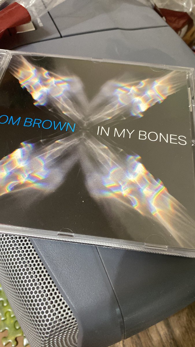 Andiecip's tweet photo. Continuing my Duran Duran appreciation #DDAD22 and playing a fave of mine from @dombrownmusic as he’s certainly part of the DD family. @duranduran #inmybones https://t.co/669dRbSKOq