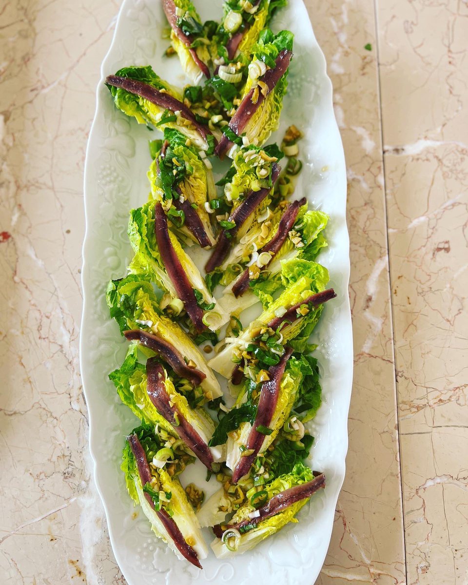 Cookingout's tweet image. Une salade d’inspiration espagnole : cogollos con anchoas … muy facil : instagram.com/p/ChHuT6iIEVW/…
#ensalada #saladefraicheur #eaasycooking