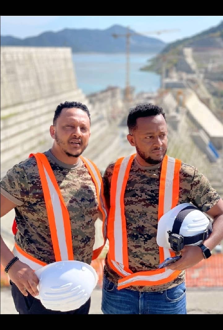 Abione_Bekele's tweet photo. #GRDE
ከ፩አመት በፊት ማከብራቸው ኢንጂ #ክፍሌ_ሆሩ ያሳዩን #የ2ቱ_ተርባኞች ገጠማ የተጀመረበት እኔና ትንሹ ወንድሜ እንዲሁም ሌሎች ባየነው ነገር፤ በወደፊት ተስፋችን በጣም የተደሰትንበት ግዜ ነበር!
ዛሬ 2ቱም አልቆ ለዚህ ደርሶ ማየት🙏
#IT_IS_MY_DAM https://t.co/fTADZL6qZ9