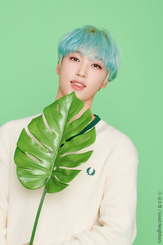 jadeyunho's tweet photo. ☆ 𝘕𝘰, 𝘯𝘰𝘵𝘩𝘪𝘯𝘨 𝘨𝘰𝘰𝘥 𝘴𝘵𝘢𝘳𝘵𝘴 𝐢𝐧 𝐚 𝐠𝐞𝐭𝐚𝐰𝐚𝐲 𝐜𝐚𝐫. ☆ https://t.co/hJsobArJ8y