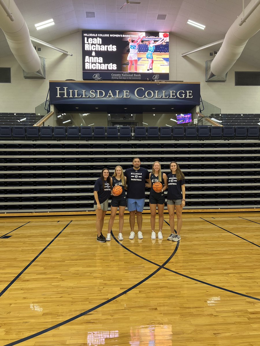 leahrichards_20's tweet photo. After a great visit at Hillsdale College, I am blessed to receive an offer to continue my athletic and academic career at Hillsdale. Thank you for the opportunity! @CKamp15 @briebrennan22 @brookebailey_12 @WestMiDrive2024 @Cougargirlbball https://t.co/9RcoejGhsT
