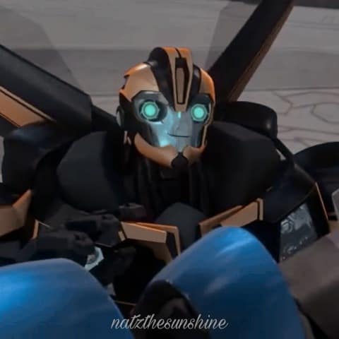 natzthesunshine's tweet photo. I love how these two look at each other 🥺💙💛✨

#tfpsmokescreen #tfpbumblebee #tfpsmokebee #smokebee #transformerssmokescreen #transformersbumblebee #transformersprime https://t.co/vwUF6XoIZx