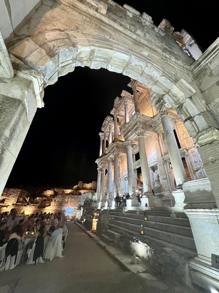 divergenttravel's tweet image. Everything is more magical at night 💙

Welcome to @WindstarCruises special dinner at #libraryofcelsus 

#windstarcruises #180fromordinary #cruise #smallshipcruising #luxurytravel #history #Romantic #turkey #kusadasi #kusadasiturkey