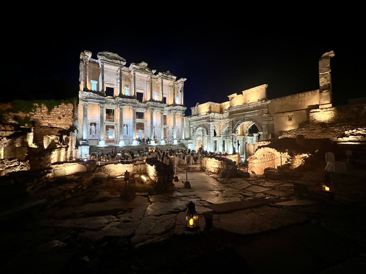 divergenttravel's tweet image. Everything is more magical at night 💙

Welcome to @WindstarCruises special dinner at #libraryofcelsus 

#windstarcruises #180fromordinary #cruise #smallshipcruising #luxurytravel #history #Romantic #turkey #kusadasi #kusadasiturkey