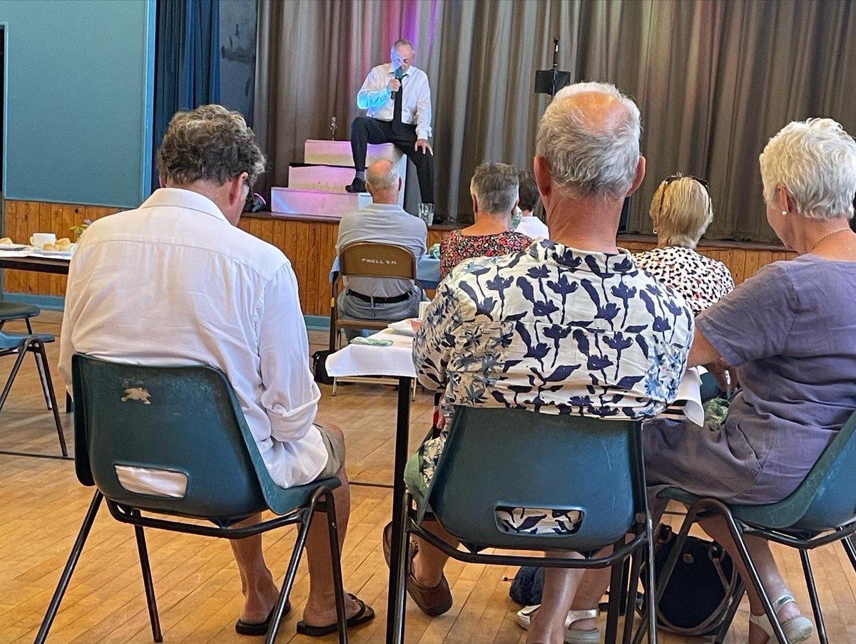 karamelykaren67's tweet photo. A wedding followed by a fundraiser in Perranarworthal. Fabulous music from Andy to go with our cream tea.Took to the floor with a 92 year old who ended our dance with a twirl! @TruroTeam @DioTruro #TheWatersideChurches #Perranarworthal #swing #twirled #hotafternoon #greatcompany https://t.co/dDZLsH18A5