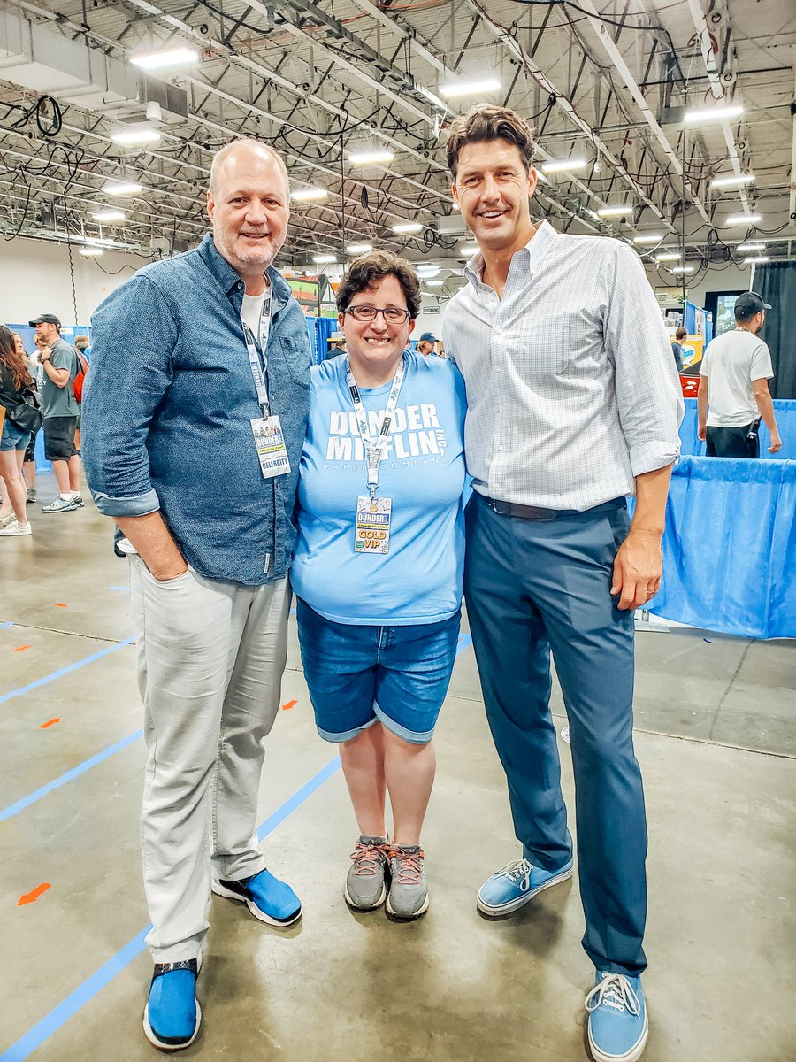 I also hung out with the Halpert Brothers, Tom and Pete! <a href="/TugCoker/">Tug Coker</a> and <a href="/robbins_blake/">Blake Robbins</a> are so so nice and I felt like knew each other forever. If you have the chance to meet these two,  do it. Absolutely LOVED talking to these two and seeing them all weekend!
@Dunder_con